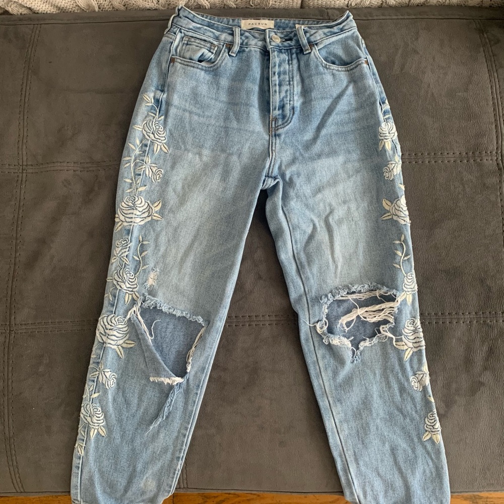 Pacsun Light Wash Ripped Mom Jeans Floral